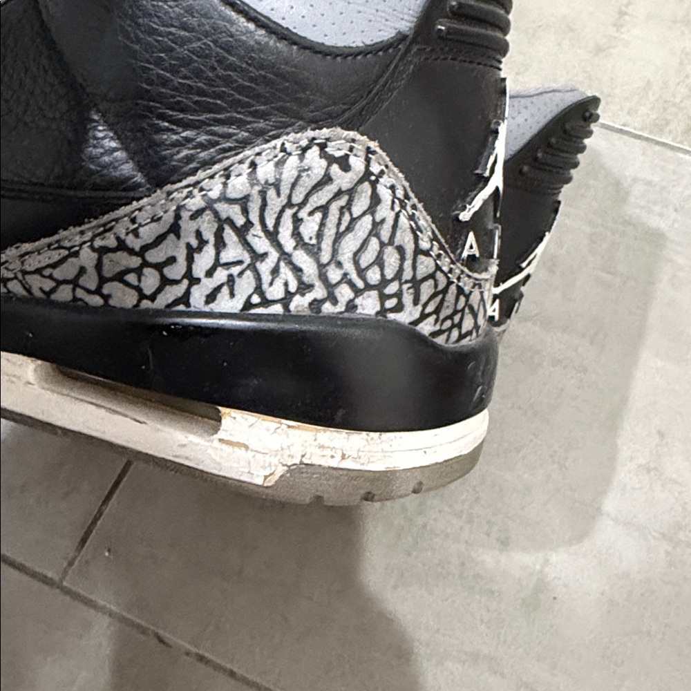 Air Jordan 3 Retro OG "Black Cement" - Picture 7 of 8